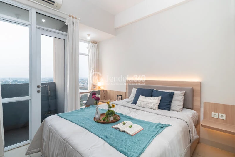 Bedroom Fancy Studio Apartment Middle Floor with City View at Vasanta Innopark Apartment