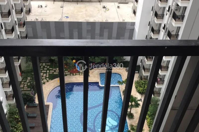 Balcony Low Floor Studio Apartment with City View at Signature Park Grande