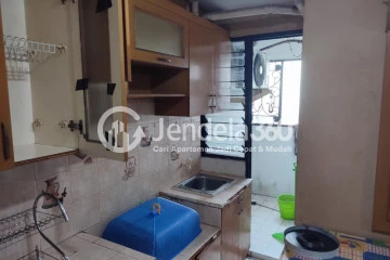 Kitchen 2BR Laguna Pluit Apartment at High Floor