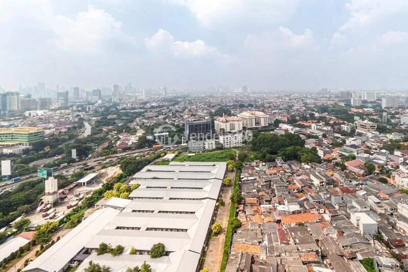 Balcony 3BR Apartment with City View at Taman Anggrek Residence