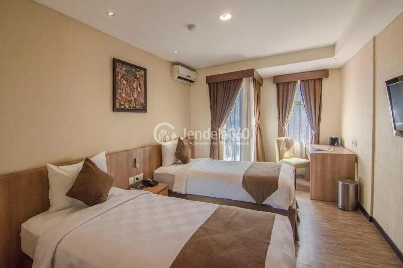 Bedroom Fancy Studio Apartment at Great Western Resort Tower B