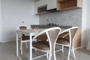 Kitchen High Floor Studio Apartment with City View at Paddington Heights Apartment