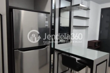 Kitchen 1BR Apartment with City View at Signature Park Grande