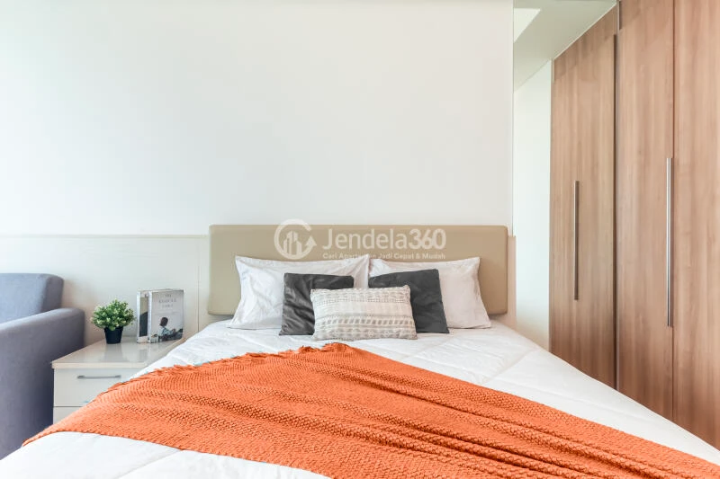 Bedroom Studio Southgate Residence Apartment at Middle Floor