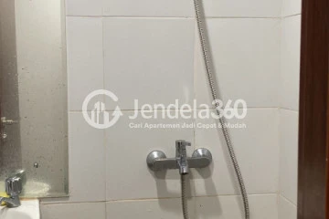 Bathroom Studio Apartment with City View at Vittoria Residence