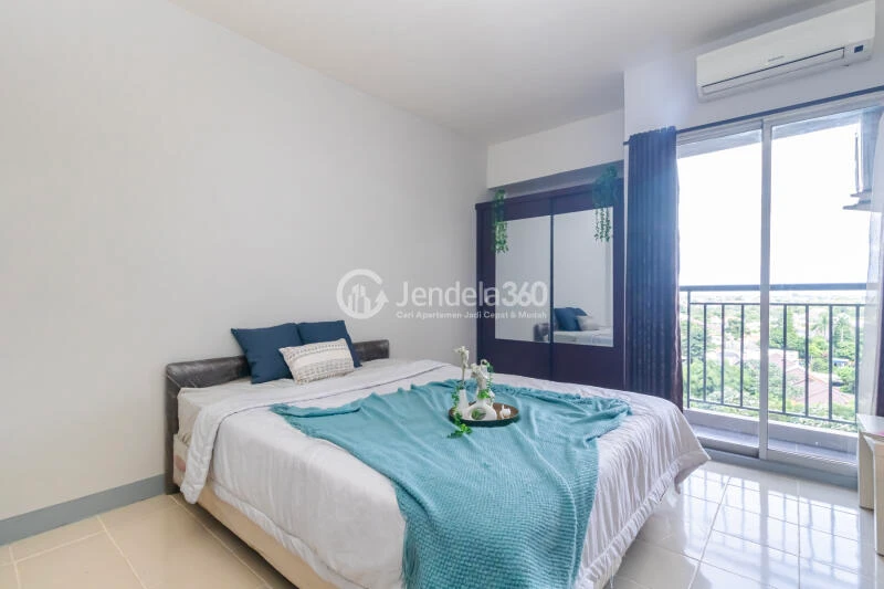 Bedroom Tidy Studio Apartment at Serpong Green View Apartment Tower B