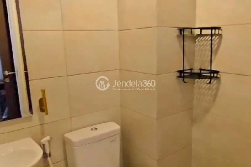 Bathroom Restful Studio Apartment Middle Floor with  View at Kebayoran Apartment