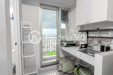 Kitchen Middle Floor Studio Apartment with  View at Oak Tower Apartment