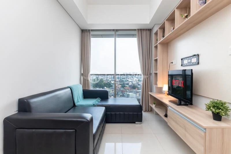 Living Room 3BR Apartment with City View at Taman Anggrek Residence