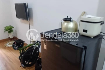 Kitchen Middle Floor Studio Apartment with City View at Transpark Cibubur Apartment
