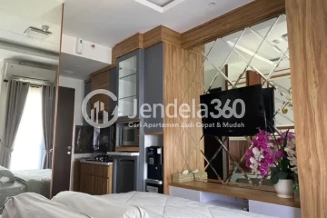 Bedroom Studio Transpark Cibubur Apartment at High Floor