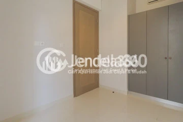 Bedroom Middle Floor 1BR Apartment with City View at Taman Anggrek Residence