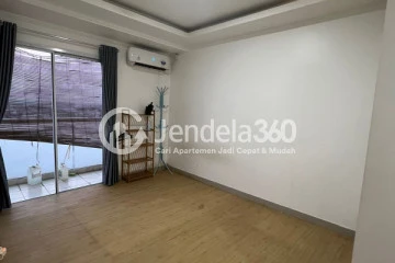 Bedroom 3BR Apartment with City View at Paradise Mansion Apartment