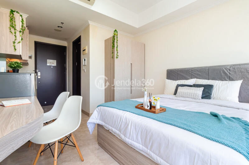Bedroom Lovely Studio Apartment Low Floor with City View at Menteng Park