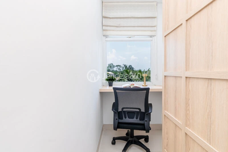 Bedroom Tidy 2BR Apartment Low Floor with City View at Serpong Garden Apartment
