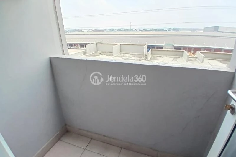 Balcony Flawless 1BR Apartment Low Floor with  View at Vasanta Innopark Apartment