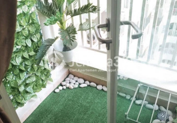 Other Low Floor Studio Apartment with Swimming Pool View at Parahyangan Residence