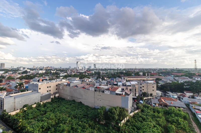 Balcony Middle Floor 2BR Apartment with City View at Bintaro Park View