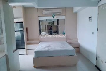 Bedroom Studio Bintaro Park View Apartment at Middle Floor