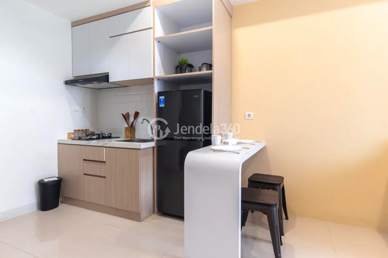 Dining Room Middle Floor 1BR Apartment with City View at Vasanta Innopark Apartment