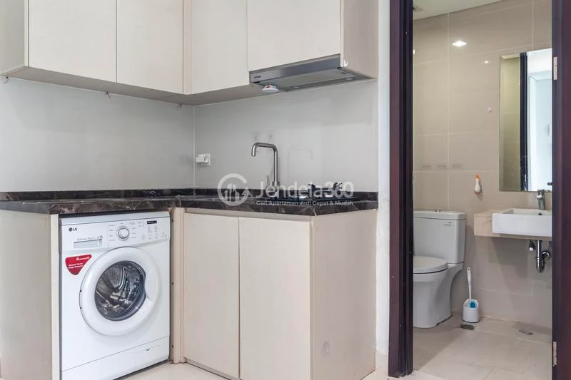 Kitchen 1BR Puri Mansion Apartment at Tower Amethyst
