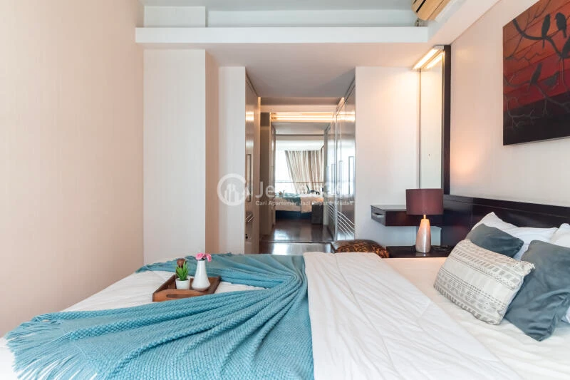 Bedroom Stunning 1BR Apartment Middle Floor with City View at City Lofts Apartment