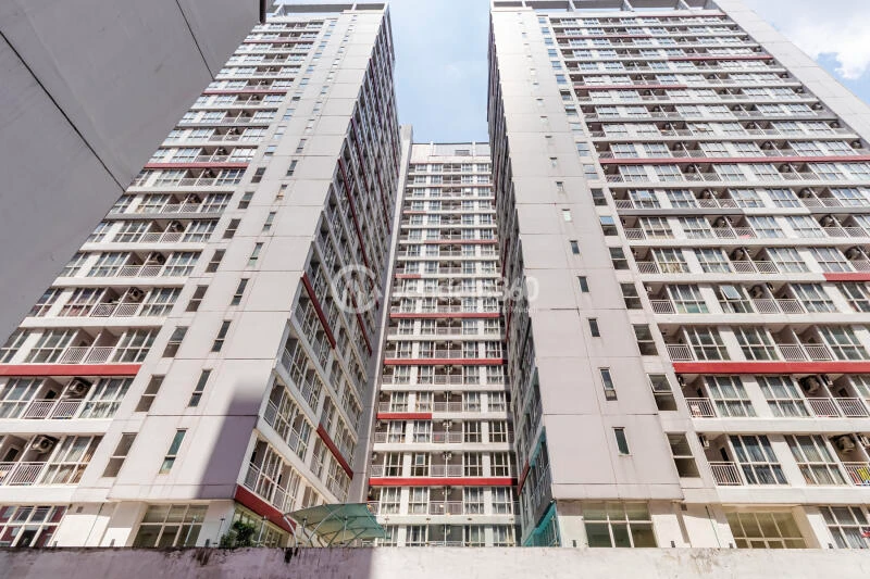 Balcony Affordable Studio Apartment for College Student with City View at Taman Melati Margonda Apartment