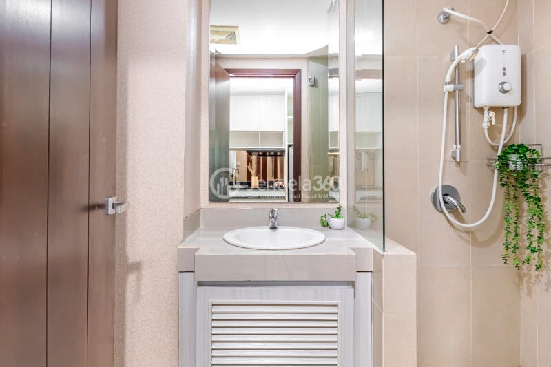 Bathroom Affordable Studio Apartment at U Residence Karawaci Apartment Close to Business Area