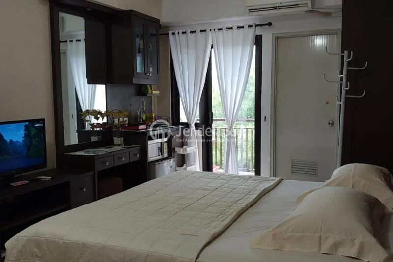 Bedroom Simply Look Studio Apartment Low Floor with  View at Metropark Condominium