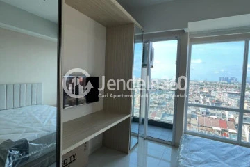Bedroom Studio Green Sedayu Apartment at Low Floor