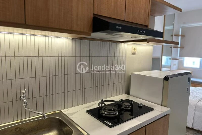 Kitchen Low Floor Studio Apartment with  View at Podomoro Golf View Apartment