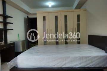 Bedroom Low Floor Studio Apartment with City View at Metropark Condominium