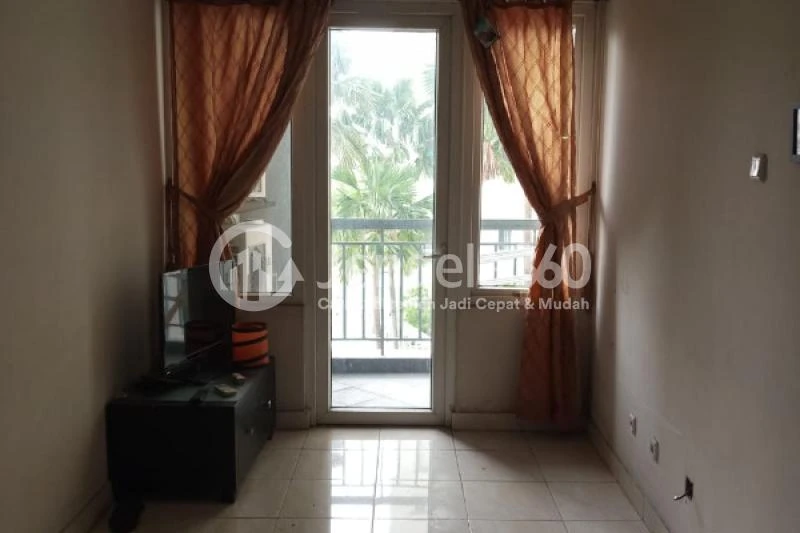 Living Room Low Floor 2BR Apartment with City View at Grand Palace Kemayoran