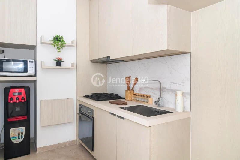 Kitchen 3BR Izzara Apartment at Tower North