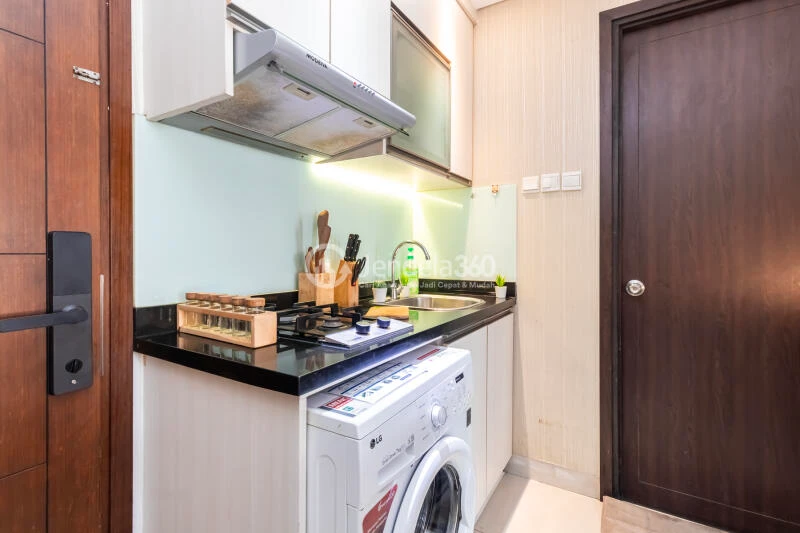 Kitchen 2BR Apartment with City View at Aspen Residence Apartment