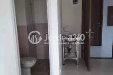 Bedroom Restful Studio Apartment Middle Floor with LRT View at Podomoro Golf View Apartment