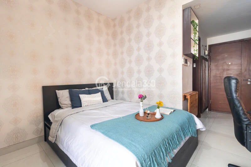 Bedroom Studio The Crest West Vista Puri Apartment at High Floor