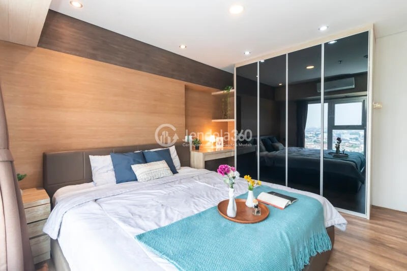 Bedroom 2 Decorative 3BR Apartment at Maqna Residence Low Floor
