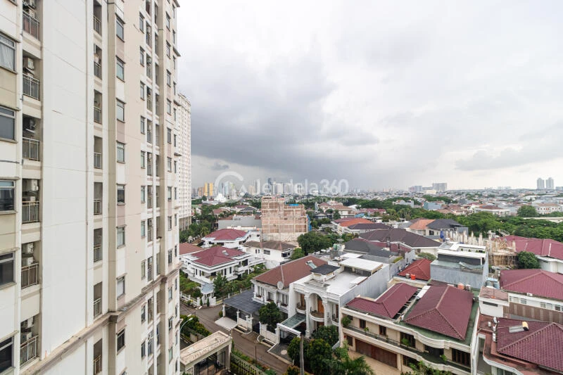 Balcony Well Located Studio Apartment at Green Lake Sunter Apartment Low Floor