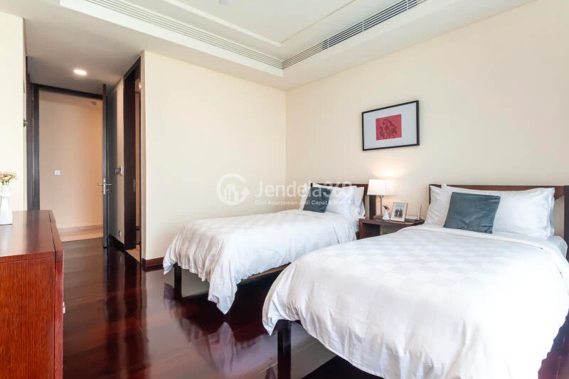 Bedroom 2 2BR Apartment with City View at Shangri-La Residence
