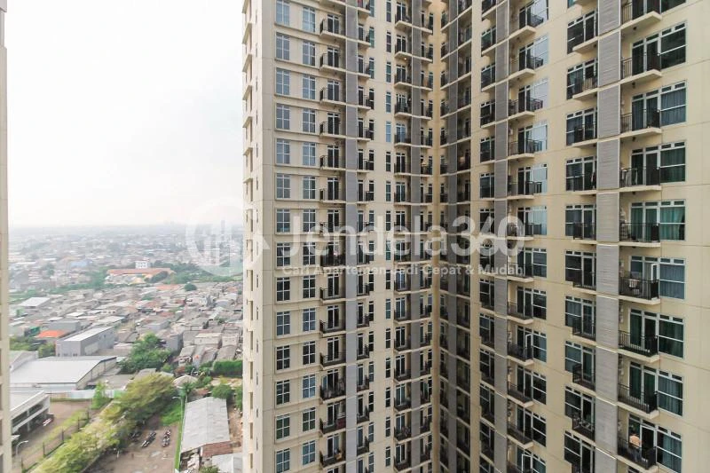 Balcony Studio Puri Orchard Apartment at Tower Orange Groove