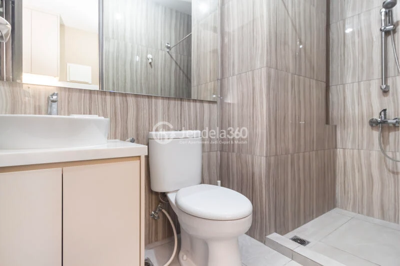 Bathroom Low Floor Studio Apartment with  View at Pakuwon Residence Bekasi