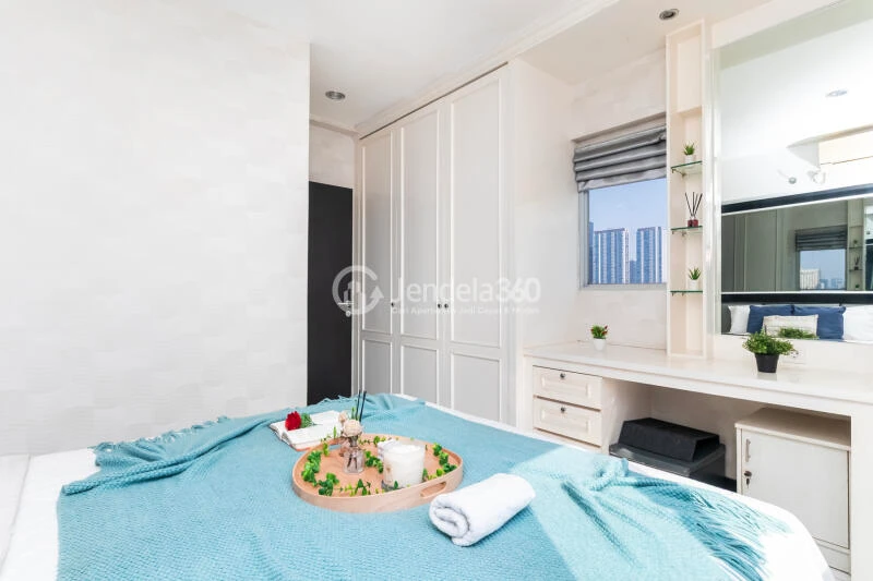 Bedroom 1 Strategic Location 2BR Apartment Low Floor with City View at The Wave Apartment