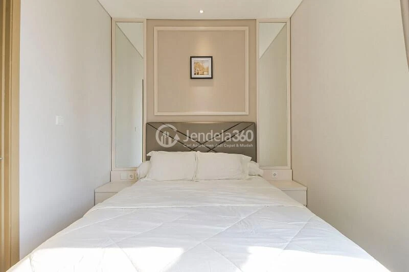 Bedroom 1 Low Floor 3BR Apartment with City View at Taman Anggrek Residence