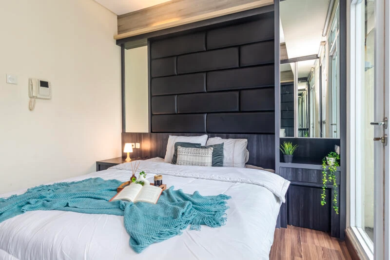 Bedroom Puri Orchard Apartment Studio View pool and city
