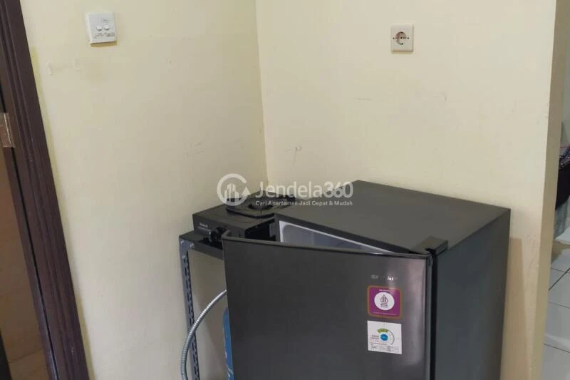 Bedroom Comfortable Studio Apartment Low Floor with City View at Kebagusan City Apartment