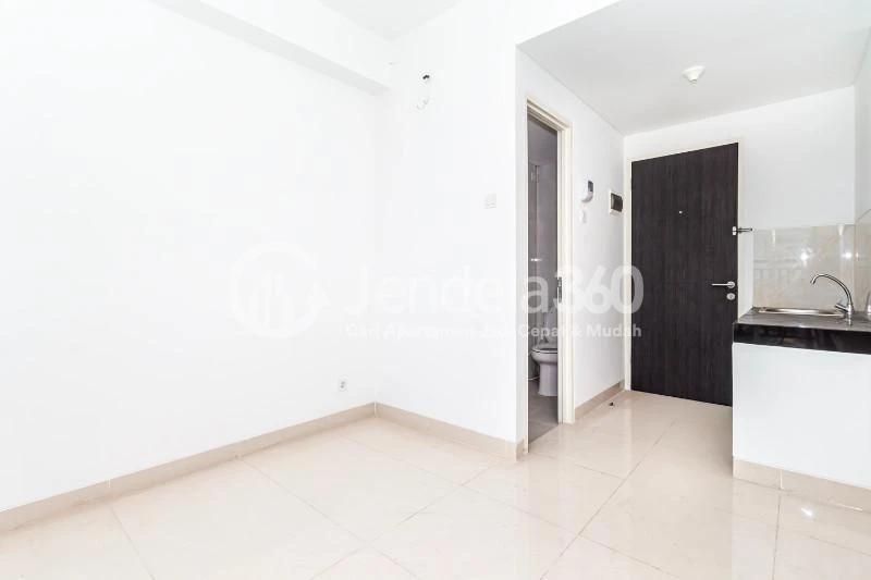 Bedroom High Floor Studio Apartment with City View at Serpong Garden Apartment