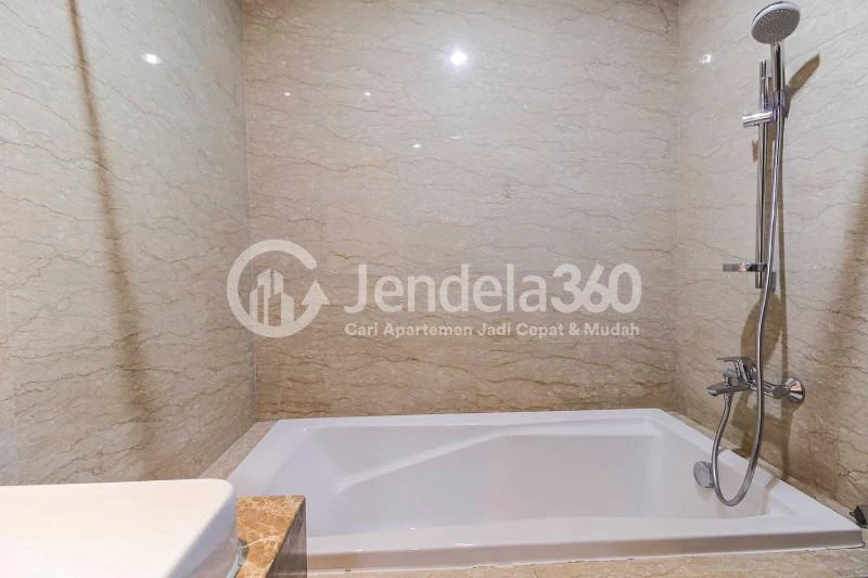 Bathroom Menteng Park 2BR Private Lift Tower Emerald