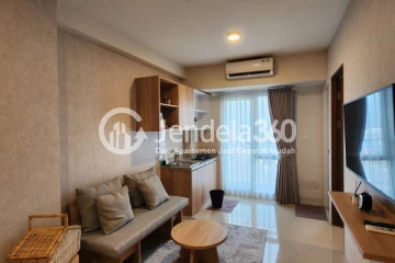 Living Room Middle Floor 2BR Apartment with city View at Oak Tower Apartment
