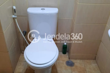 Bathroom Studio Apartment with  View at Dave Apartment
